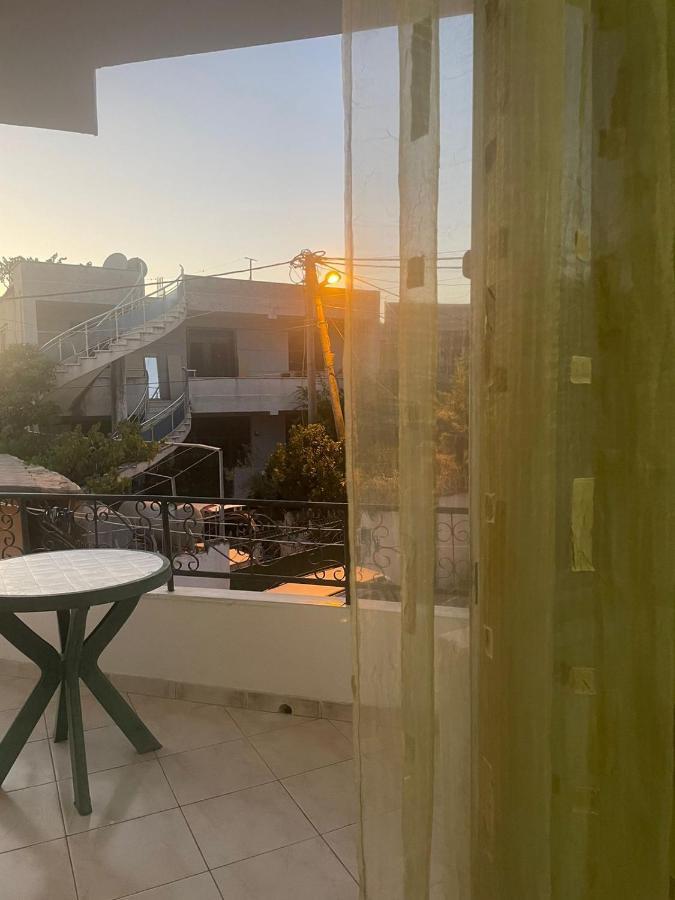 ホテル Ibras House ドゥラス エクステリア 写真